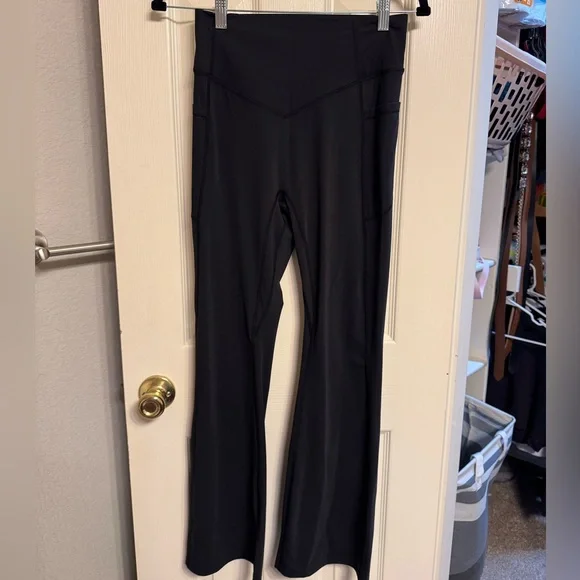 NWOT HALARA UltraSculpt High Waisted Yoga Bootcut Leggings - Picture 2 of 3